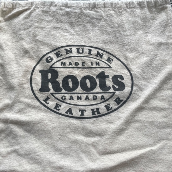 Classic Roots Leather Cross-Body Bag Near Perfect Condition - Picture 5 of 5